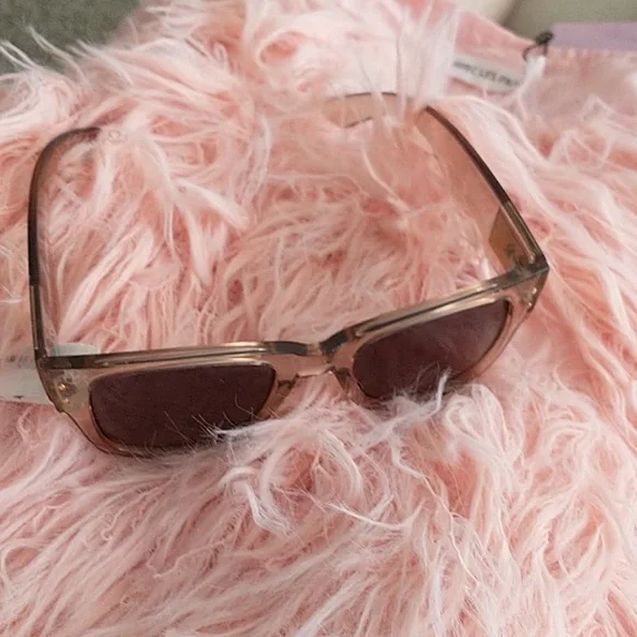 KURT GEIGER LONDON 52mm Square Sunglasses In Crystal Tan/Brown Gradient. kensington-rectangle-gold-  main image 3